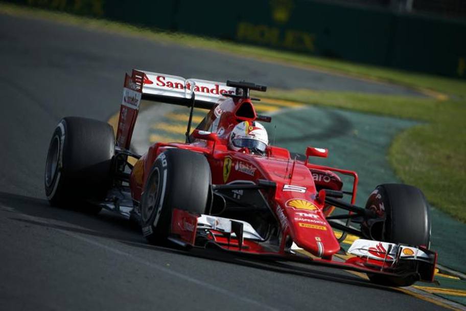 Ma dietro alle imprendibili (per ora) Frecce d&#39;argento d&#39; la Ferrari: Vettel  terzo all&#39;esordio con la Rossa. A.I.